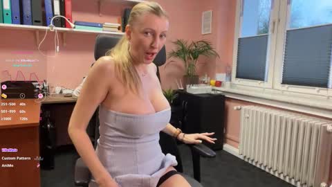 LegsLONG online show from 11.18.25