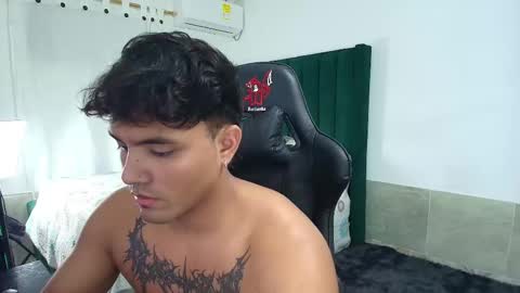  Lei  online show from 10.10.25