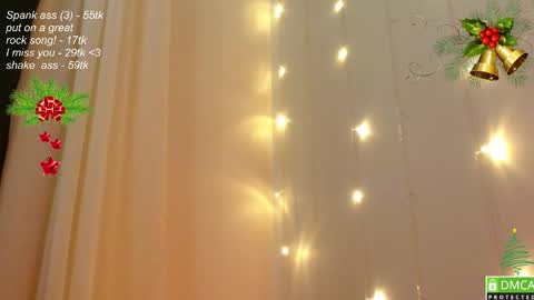 Snapshot of leia_bell chatting on 12.01.24 hey Im Leia and I love rock  online show from 12.01.24
