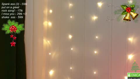 Snapshot of leia_bell chatting on 12.15.24 hey Im Leia and I love rock  online show from 12.15.24