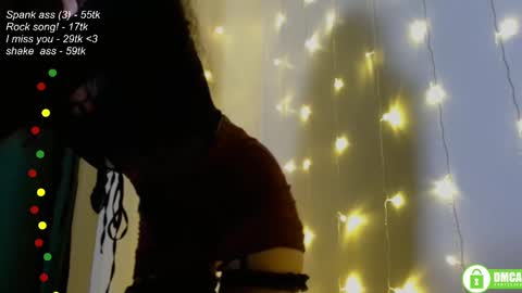 Snapshot of leia_bell chatting on 01.25.25 hey Im Leia and I love rock  online show from 01.25.25