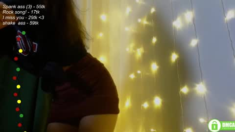 Snapshot of leia_bell chatting on 02.23.25 hey Im Leia and I love rock  online show from 02.23.25