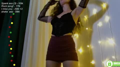 Snapshot of leia_bell chatting on 03.07.25 hey Im Leia and I love rock  online show from 03.07.25