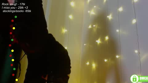 Snapshot of leia_bell chatting on 09.26.25 hey Im Leia and I love rock  online show from 09.26.25