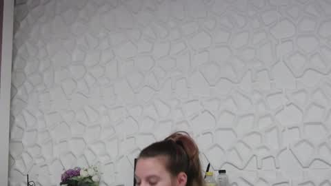 leiahux online show from 06.05.26