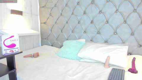 LEIGH ANGELS online show from 01.10.25