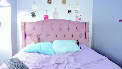 LEIGH ANGELS online show from 03.04.25