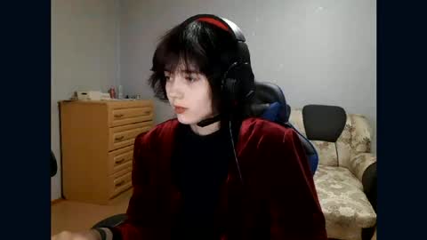 Snapshot of leigharedcross chatting on 05.05.26 Viola online show from 05.05.26