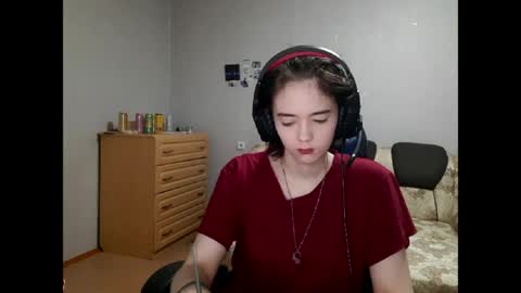 Snapshot of leigharedcross chatting on 05.16.26 Viola online show from 05.16.26