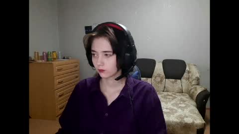 Snapshot of leigharedcross chatting on 05.19.26 Viola online show from 05.19.26