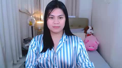 Snapshot of leighcortesi chatting on 11.26.25 Cailey online show from 11.26.25