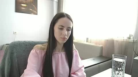 Snapshot of leila_monaco chatting on 09.22.25 Leila online show from 09.22.25