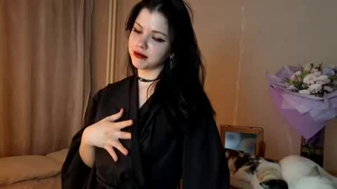 Mia online show from 04.22.26