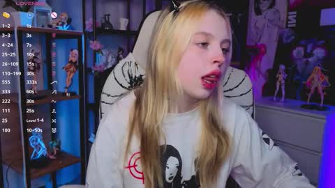 Leila online show from 11.23.25