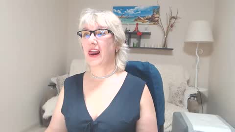 Leila Kinky online show from 02.22.25