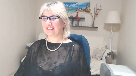 Leila Kinky online show from 02.26.25