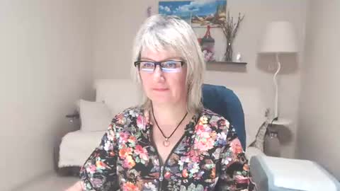 Leila Kinky online show from 06.25.26