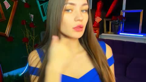 Snapshot of leilarai chatting on 11.25.25 Leila Rai online show from 11.25.25