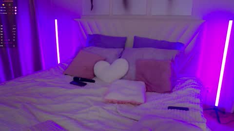 Snapshot of leilatokerrr chatting on 09.14.25 Leila online show from 09.14.25