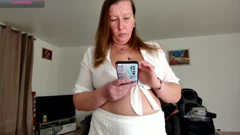 YOUR ELENA online show from 01.15.25