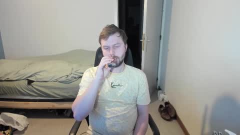 Snapshot of lelesusa chatting on 12.15.25 lelekoko online show from 12.15.25