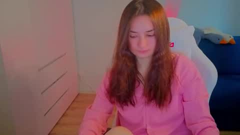 Snapshot of lelia_vibe chatting on 10.06.25 Lelia online show from 10.06.25