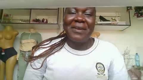 Snapshot of lemon_girl90 chatting on 10.24.25 lemon_girl90 online show from 10.24.25