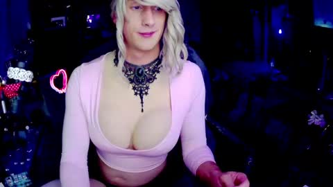 Snapshot of lemon_stealing_whore chatting on 03.08.25 Lemon Stealing Whore online show from 03.08.25