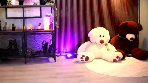 Lena Laurent online show from 08.04.26