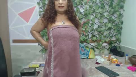 Snapshot of lena_lawson chatting on 02.08.25 lena_lawson online show from 02.08.25