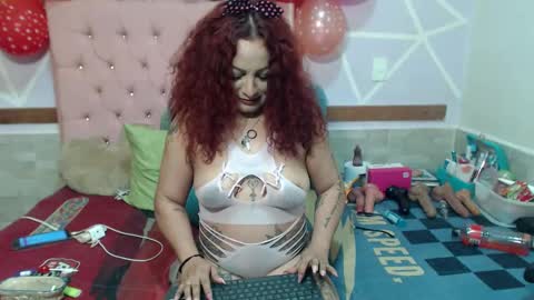 Snapshot of lena_lawson chatting on 09.24.25 lena_lawson online show from 09.24.25