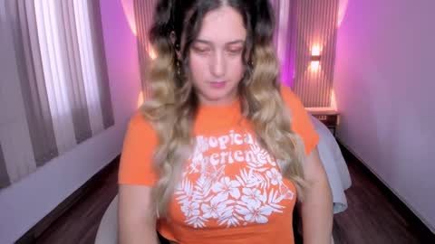 Snapshot of lenah_smith chatting on 03.01.25 LENAH online show from 03.01.25