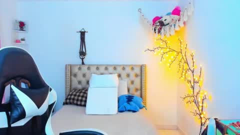 Snapshot of lenastylesoa chatting on 10.02.25 Lena online show from 10.02.25