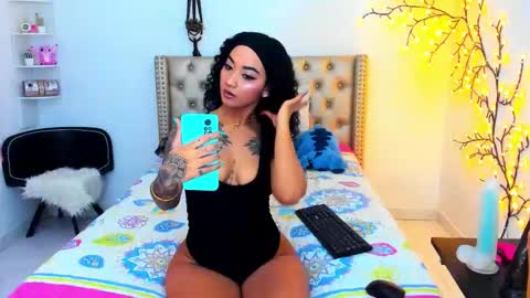 Snapshot of lenastylesoa chatting on 11.09.25 Lena online show from 11.09.25