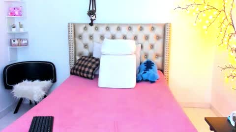 Snapshot of lenastylesoa chatting on 11.29.25 Lena online show from 11.29.25