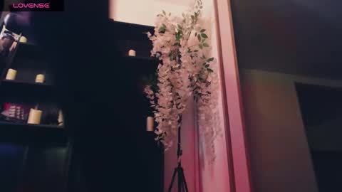 Lenna Kang online show from 12.18.25