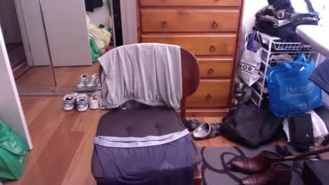 Snapshot of lennyfife chatting on 10.10.25 Pussylicker online show from 10.10.25