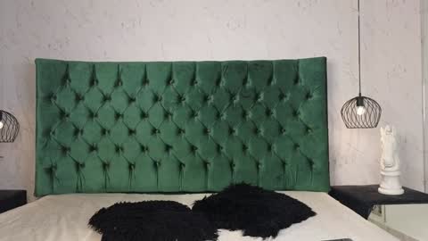 Snapshot of leo_delvey chatting on 01.09.25 leo online show from 01.09.25