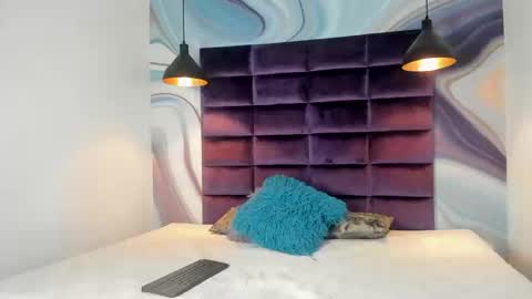 Snapshot of leo_delvey chatting on 09.11.25 leo online show from 09.11.25