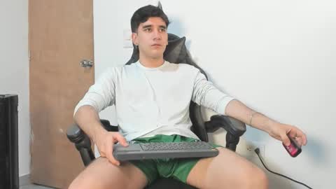 Leo Jones online show from 12.23.25