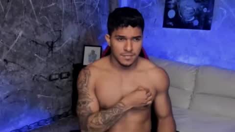 Leo independent model online show from 02.26.26