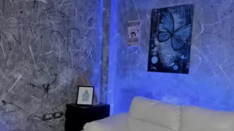 Leo independent model online show from 03.12.26