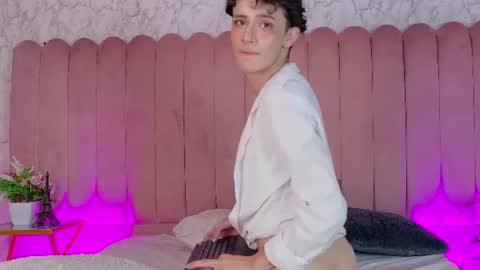 Snapshot of leo_williams_ chatting on 07.19.26 Leo Williams online show from 07.19.26