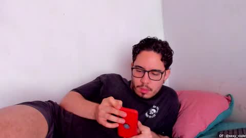 Snapshot of leoandviolet chatting on 02.02.26 Carlos Alissa. Help us to reach 100 likes online show from 02.02.26