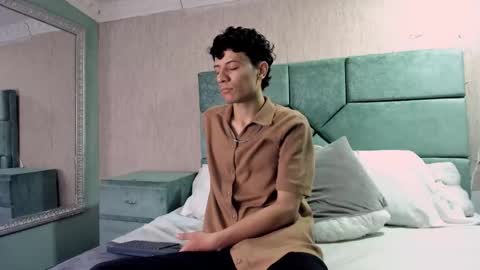 Leo online show from 02.23.26