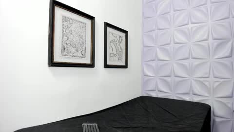 Snapshot of leofox__ chatting on 04.14.26 Leo online show from 04.14.26