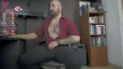 Snapshot of leon_1717 chatting on 12.16.25 Leon online show from 12.16.25