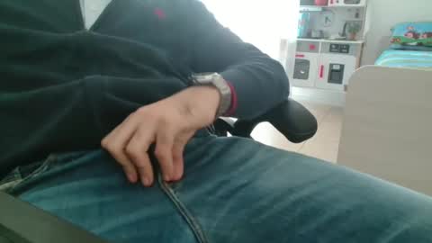 Snapshot of leone44 chatting on 10.28.25 angel e sonia online show from 10.28.25