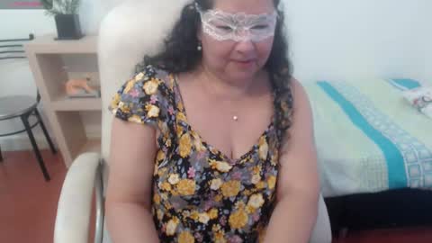 leonela   online show from 02.18.25