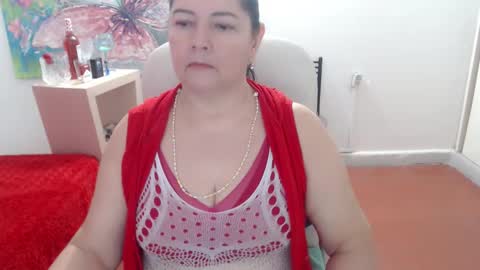 leonela   online show from 09.12.25